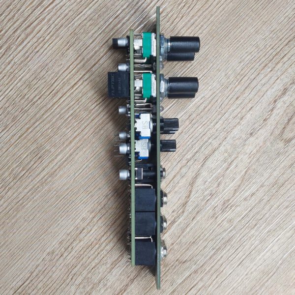 Beehive Mutable Instruments Plaits クローン Beehive Mutable